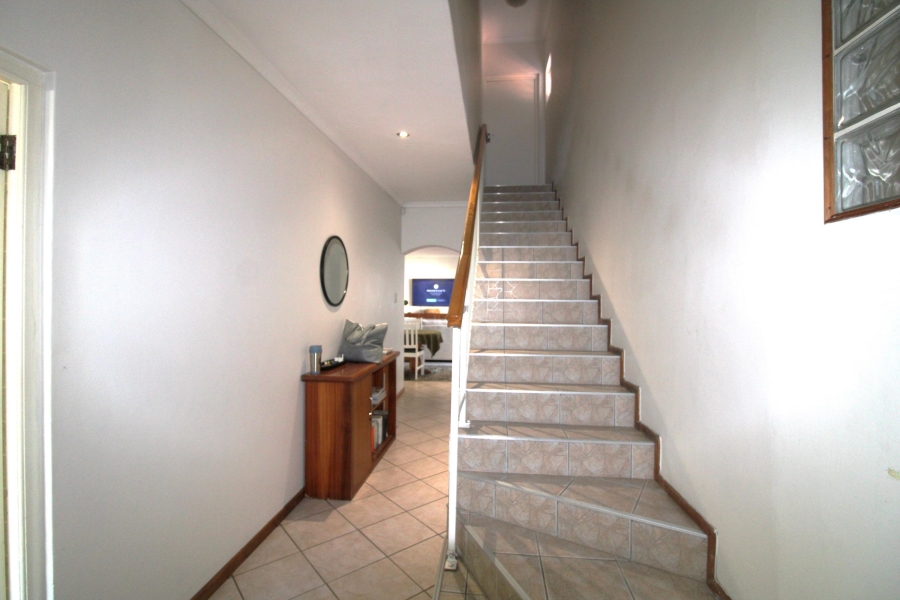 To Let 3 Bedroom Property for Rent in Somerset West Western Cape